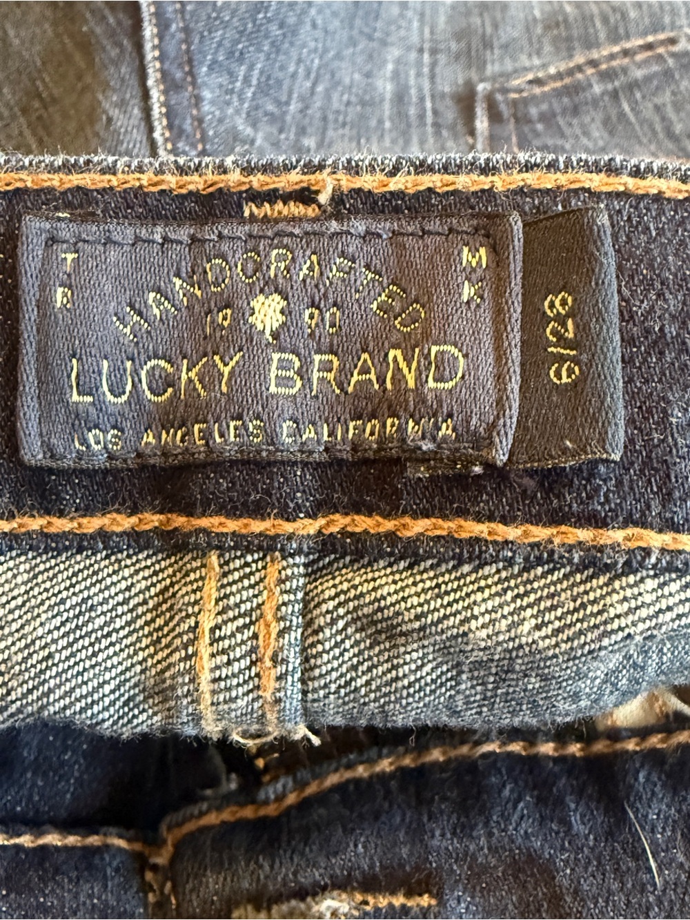 Lucky Brand Mid-Rise Cropped Straight Jeans in Dark Blue Wash - Picture 2 of 8